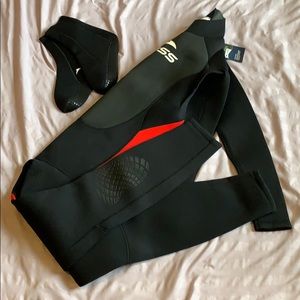 Wet Suit for Women Size S (44) Brand New with Shoe